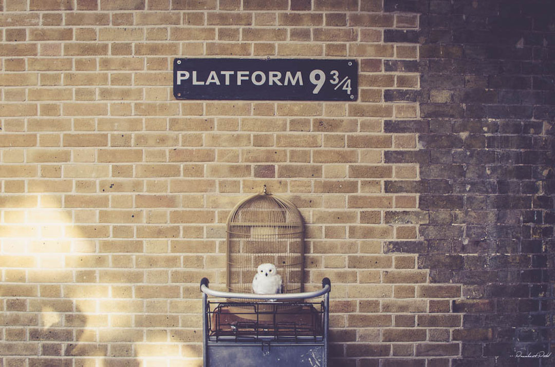Platform-9-and-3-quarters-Kings-Cross-London-Harry-Potter